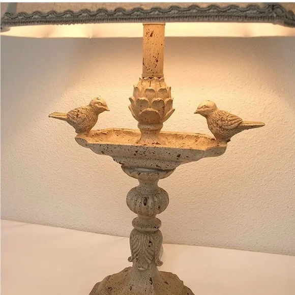 New in Box 26” Natural Linen Bird Accent Table Lamp - Picture 3 of 6